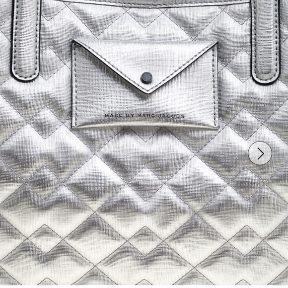 *HOST PICK*Marc jacob silver tote bag - Picture 3 of 8